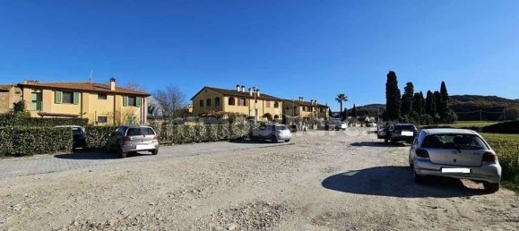 5 rooms Apartment in Montescudaio, Italy No. 352525 4