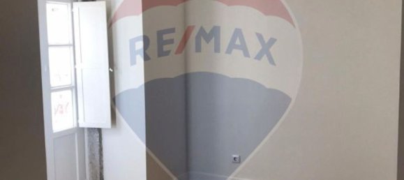 140m² Building in Lisbon, Portugal No. 74523 4