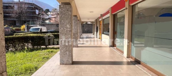 2 rooms Office in Albino, Italy No. 347582 4