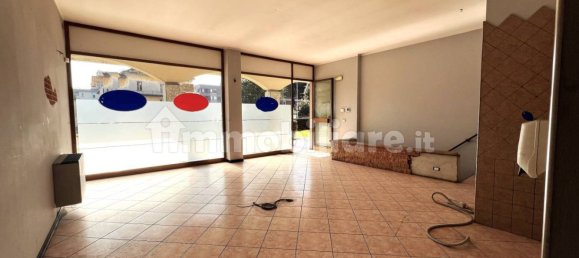 2 rooms Office in Albino, Italy No. 347582 3