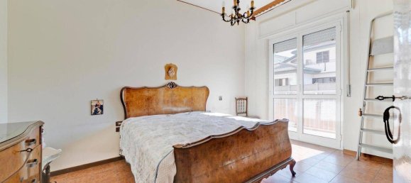 3 rooms Apartment in Cerro Maggiore, Italy No. 37228 36