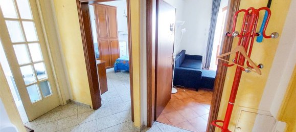 3 rooms Apartment in Florence, Italy No. 174985 9