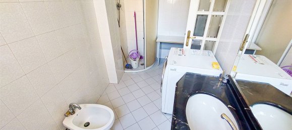 3 rooms Apartment in Florence, Italy No. 174985 20