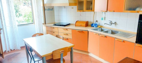 3 rooms Apartment in Florence, Italy No. 174985 3