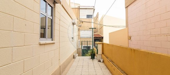 Дом с 3 спальнями в Лиссабон, Португалия № 49874 2