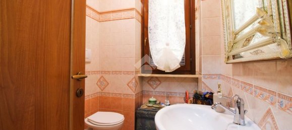 6 rooms Apartment in Castelfidardo, Italy No. 302827 4