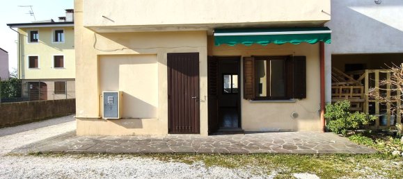 4 rooms House in Udine, Italy No. 18178 13