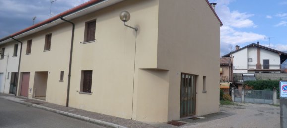 4 rooms House in Udine, Italy No. 18178 10