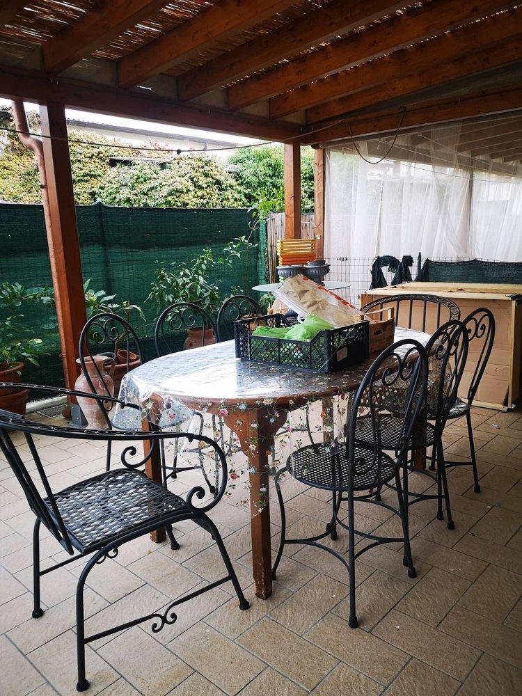 5 rooms House in Cavriglia, Italy No. 223295