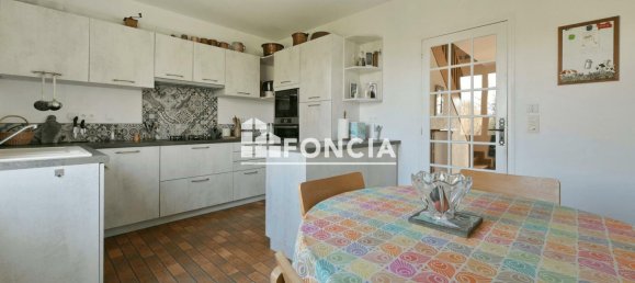 4 bedrooms Villa in Fresnay-sur-Sarthe, France No. 299925 2