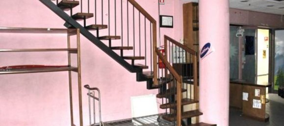 71m² Commercial property in Varese, Italy No. 58549 22