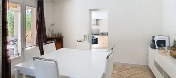 Villa de 3 dormitorios en Marignane, France No. 314659 5