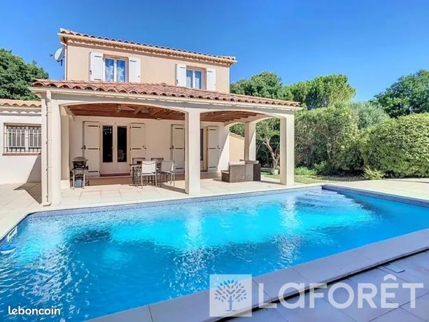 Villa de 3 dormitorios en Marignane, France No. 314659