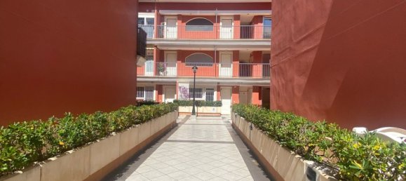 Apartamento de 3 dormitorios en Alicante, Spain No. 79428 27