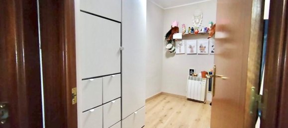 2 bedrooms Apartment in Santa Coloma de Gramenet, Spain No. 135429 4