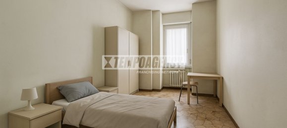 3 bedrooms Apartment in Milan, Italy No. 328666 2