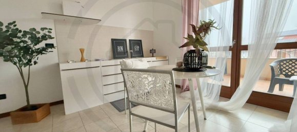 Apartamento de 1 dormitorio en Limbiate, Italy No. 222872 3