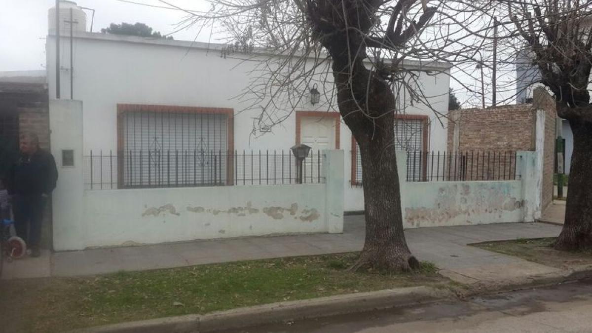 2 bedrooms House in Moron, Argentina No. 146