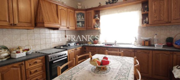 2 bedrooms Maisonette in Mosta, Malta No. 1931 2