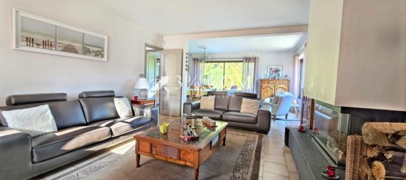 4 bedrooms Villa in Hem, France No. 157621 6