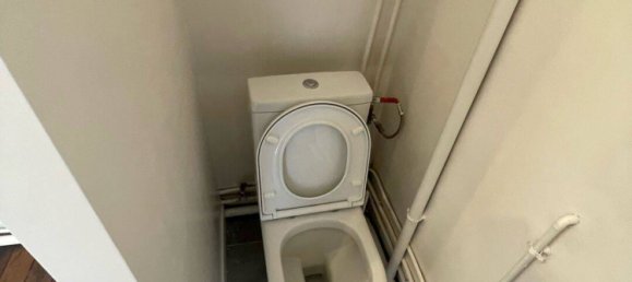 Studio à Paris, France No. 329079 7