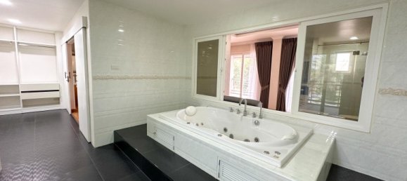 4 bedrooms House in Pattaya, Thailand No. 26718 25