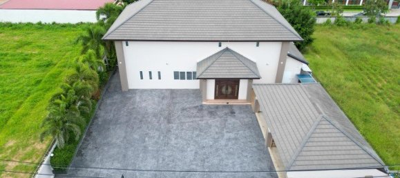 4 bedrooms House in Pattaya, Thailand No. 26718 6