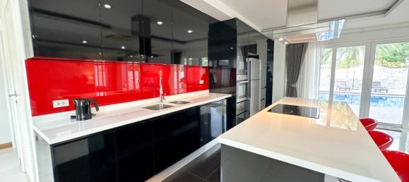 4 bedrooms House in Pattaya, Thailand No. 26718 14