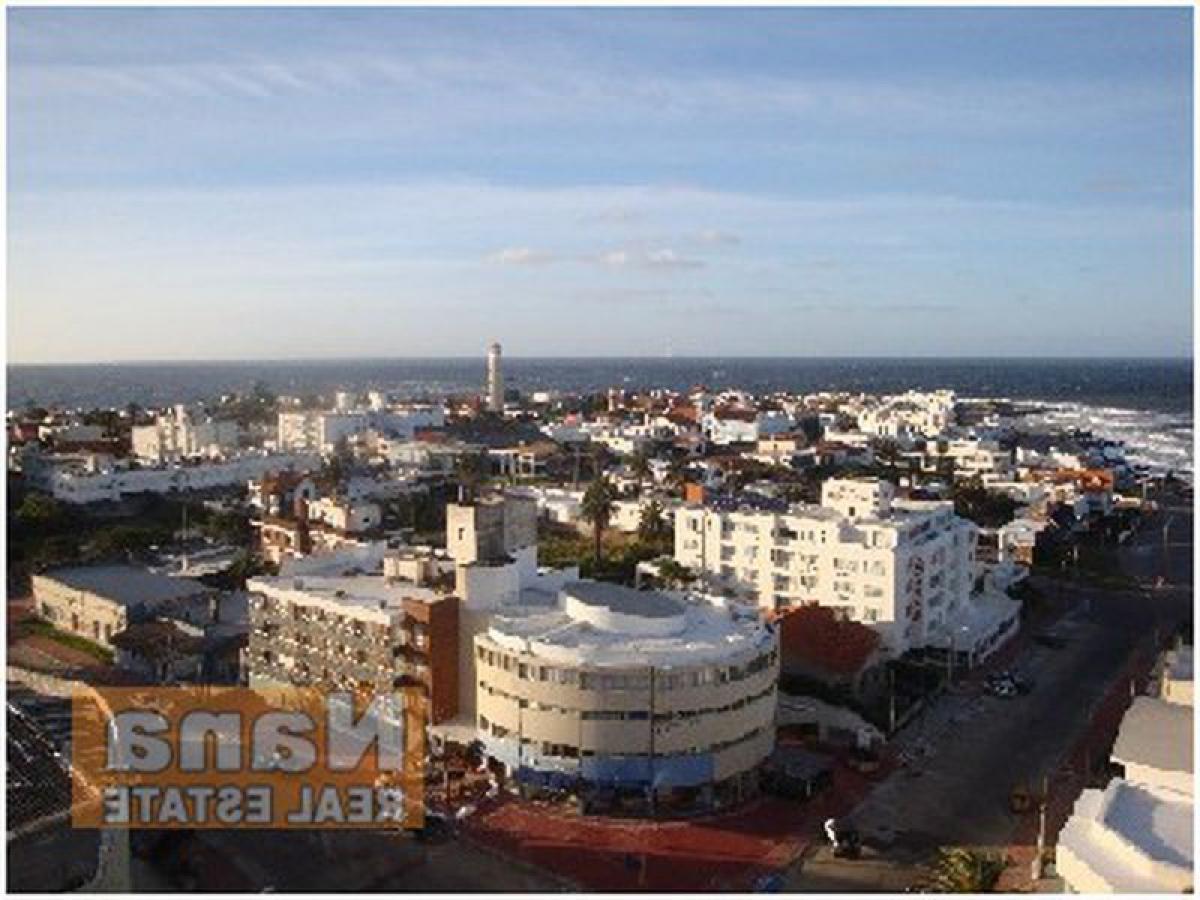 Apartamento de 2 dormitorios en Maldonado, Uruguay No. 8490