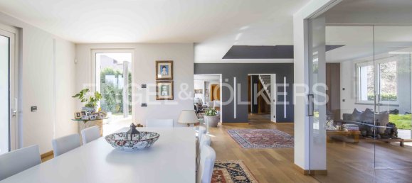 5 bedrooms Villa in Cassano Magnago, Italy No. 132159 8