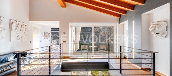 5 bedrooms Villa in Cassano Magnago, Italy No. 132159 17