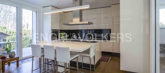 5 bedrooms Villa in Cassano Magnago, Italy No. 132159 10