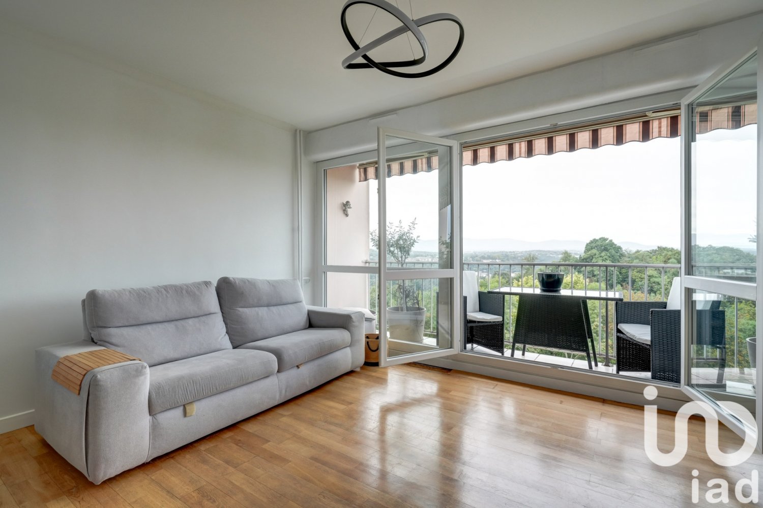 3 bedrooms Apartment in Sainte-Foy-les-Lyon, France No. 343981