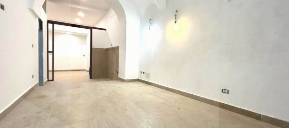 2 rooms Apartment in Naples, Italy No. 26533 10