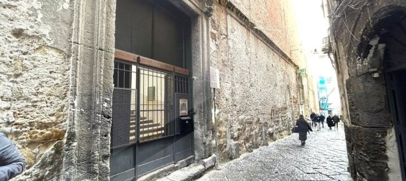 2 rooms Apartment in Naples, Italy No. 26533 5