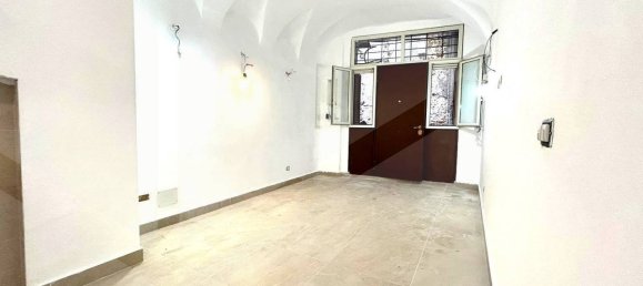 2 rooms Apartment in Naples, Italy No. 26533 12