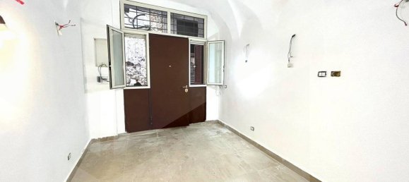 2 rooms Apartment in Naples, Italy No. 26533 11