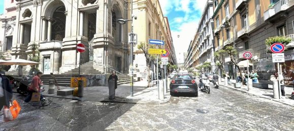 2 rooms Apartment in Naples, Italy No. 26533 17