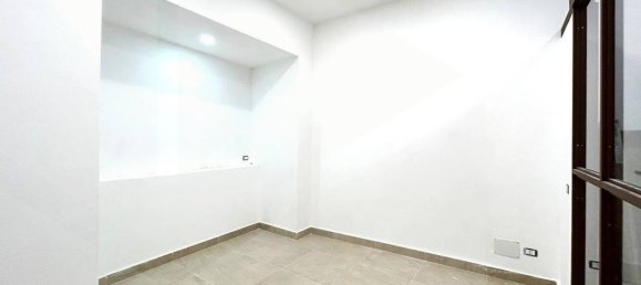 2 rooms Apartment in Naples, Italy No. 26533 15