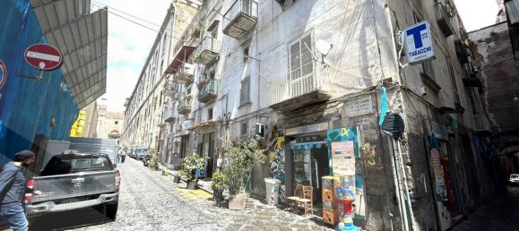 2 rooms Apartment in Naples, Italy No. 26533 2