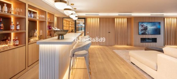 6 bedrooms Villa in Marbella, Spain No. 92130 29