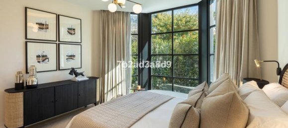 6 bedrooms Villa in Marbella, Spain No. 92130 9