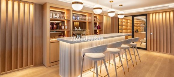 6 bedrooms Villa in Marbella, Spain No. 92130 30