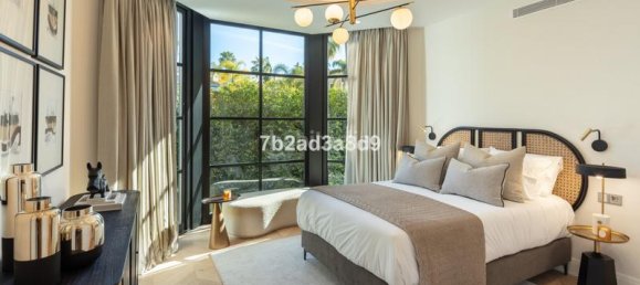 6 bedrooms Villa in Marbella, Spain No. 92130 8