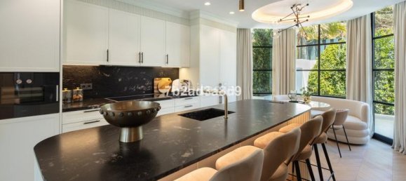 6 bedrooms Villa in Marbella, Spain No. 92130 28