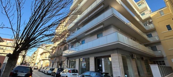 3 rooms Apartment in Pescara, Italy No. 191800 31