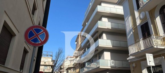 3 rooms Apartment in Pescara, Italy No. 191800 3