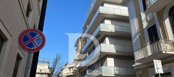3 rooms Apartment in Pescara, Italy No. 191800 4