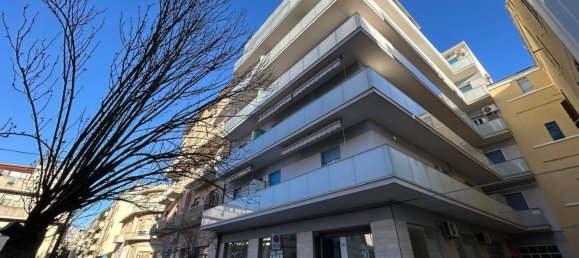 3 rooms Apartment in Pescara, Italy No. 191800 38