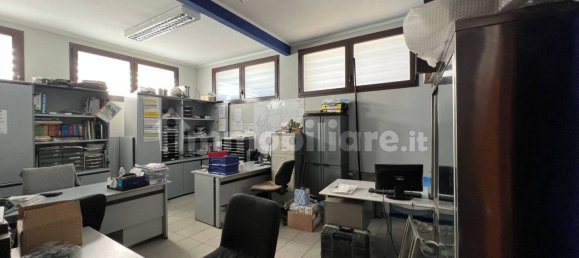 5-salle Entrepôt à Cormano, Italy No. 87480 2